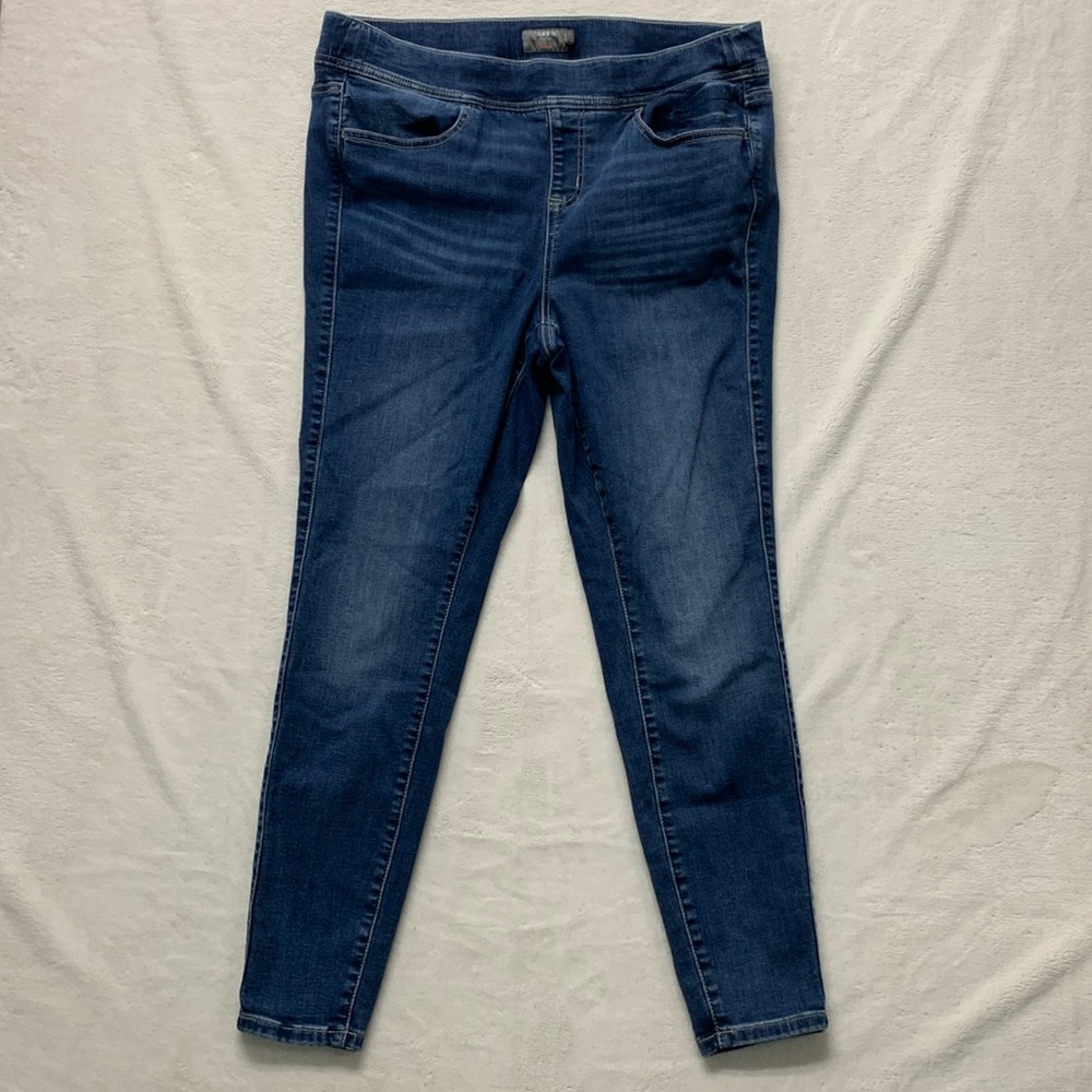 Torrid Feel The Fit pull on Jeans With Elastic Waist size 1 R 37” X 28”